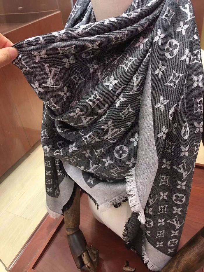 Louis Vuitton Scarf LVS00180